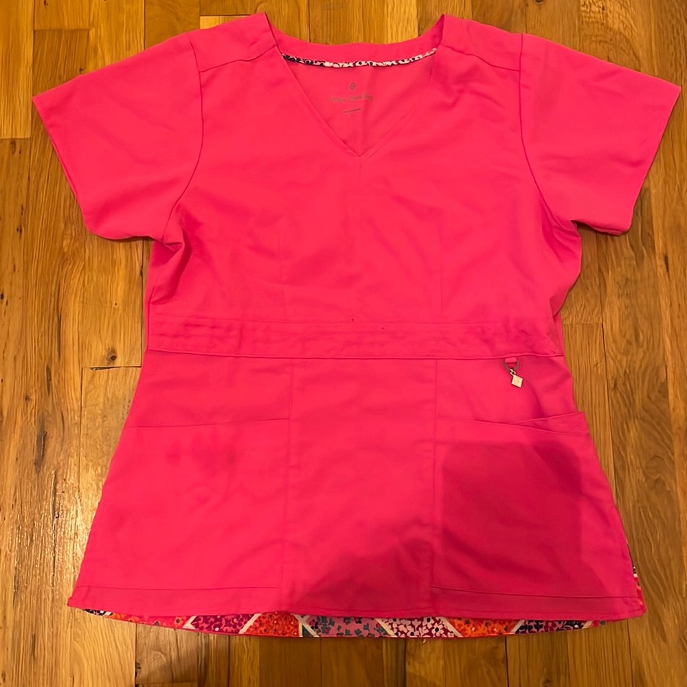 EUC Vera Bradley scrub top!